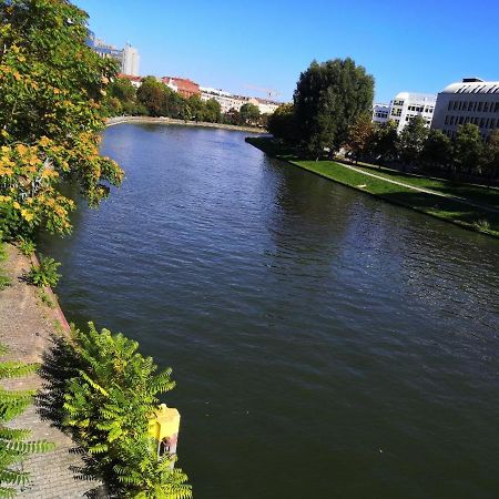 200Qm Loft For Friends And Family - On The Spree! Apartamento Berlim Exterior foto