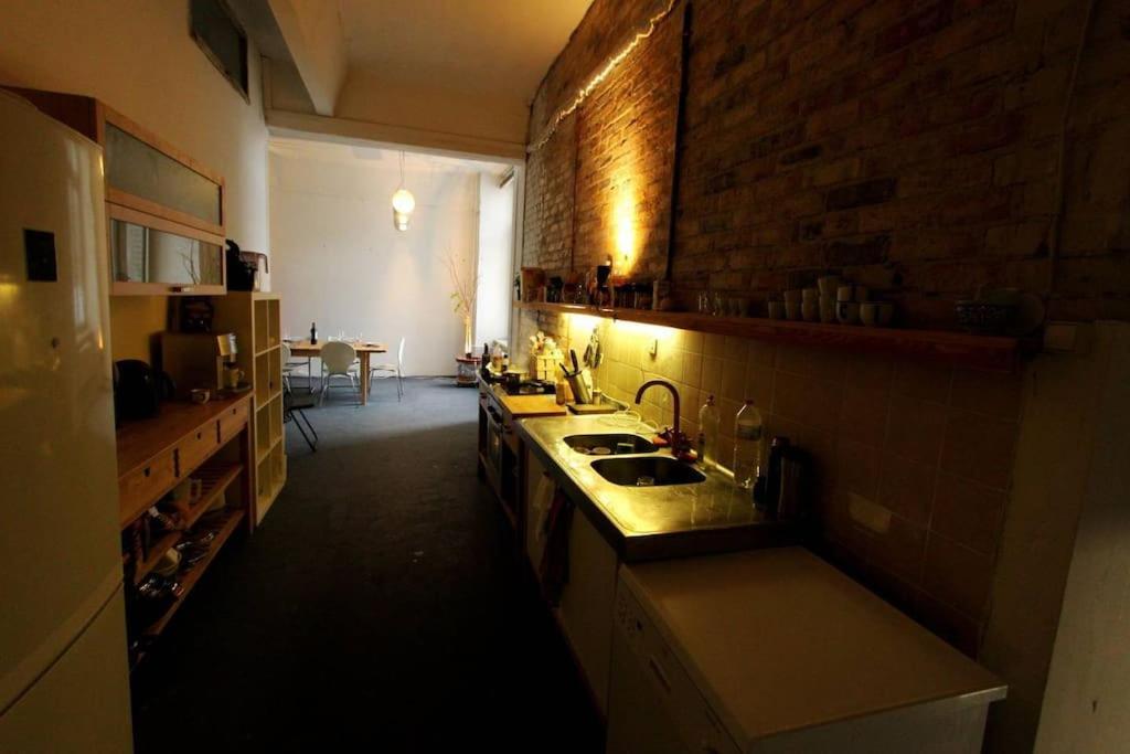 200Qm Loft For Friends And Family - On The Spree! Apartamento Berlim Exterior foto