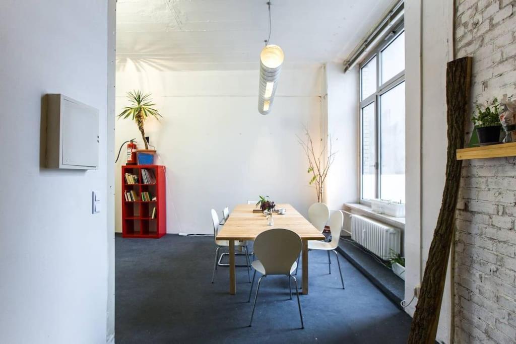 200Qm Loft For Friends And Family - On The Spree! Apartamento Berlim Exterior foto