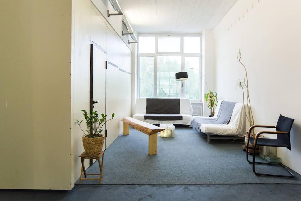 200Qm Loft For Friends And Family - On The Spree! Apartamento Berlim Exterior foto